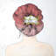 Dame avec des fleurs dans les cheveux - impression encadrée florale