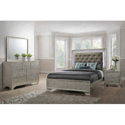 Luxury LED Upholstered Panel Bedroom Set with Tufted Design in Champagne