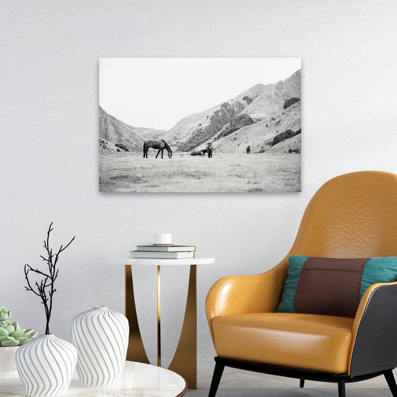Contemporain et traditionnel Moke Lake Horses IV, H 24 po x l 16 po