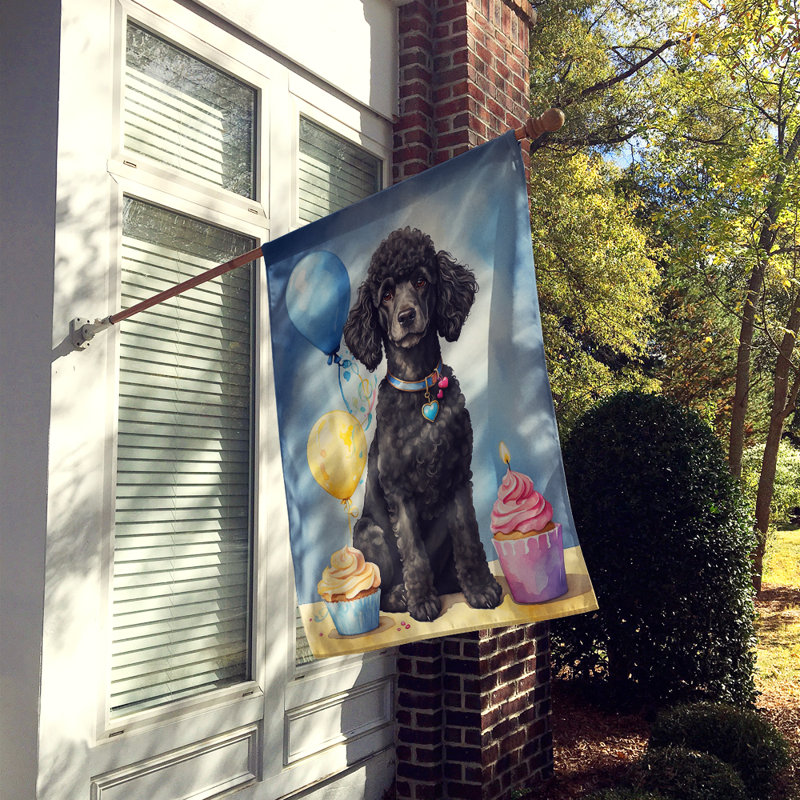Drapeau «Happy Birthday House», Grand caniche noir