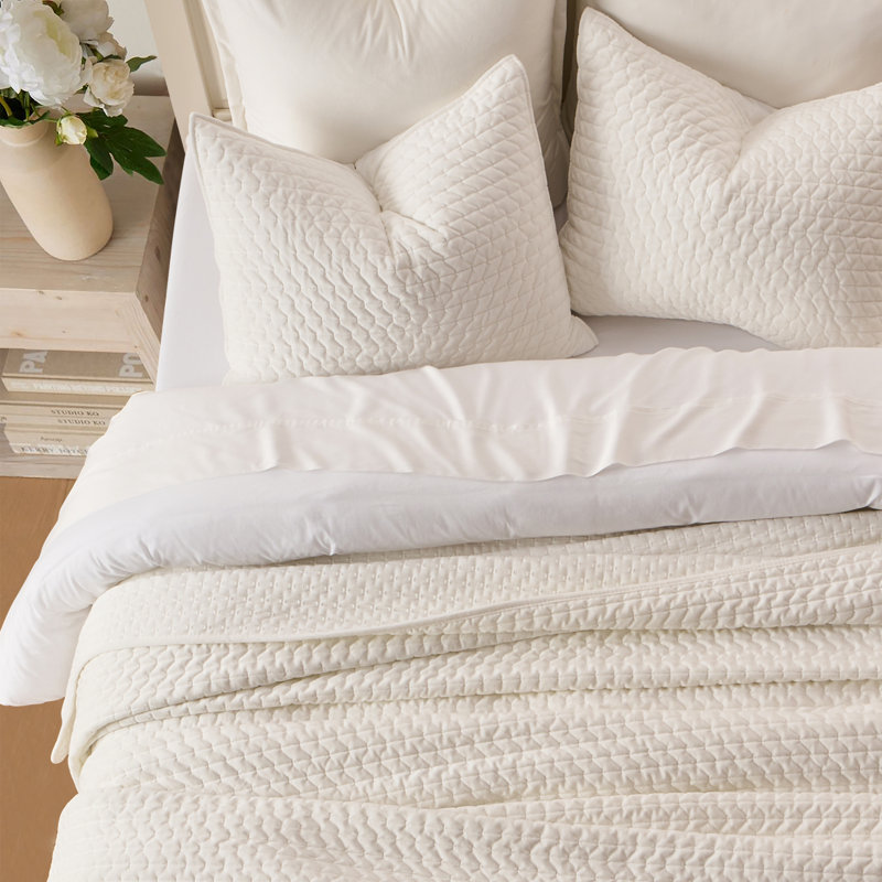 Cross-Stitch Velvet Quilt Set 3 Pieces, Queen, Cream White
