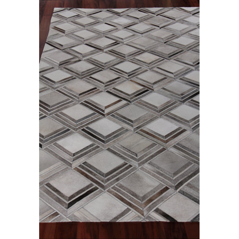 Natural Hide Cowhide Geometric Area Rug in Gray, Rectangle 5' x 8'