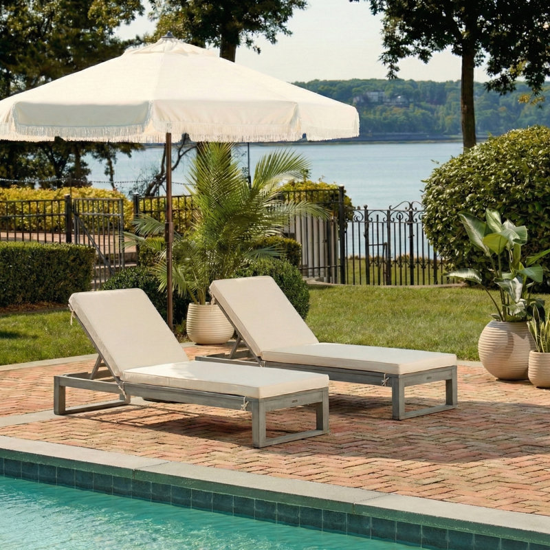 Chaise longue simple inclinable en eucalyptus avec coussins 80,9 po Faunce, Gris, Beige