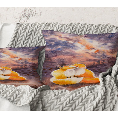 Square, Hugges Foxes Over A Night Sky - Coussin décoratif pour enfant