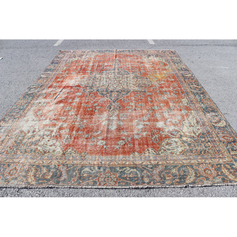 Tapis turc fait à la main de style rétro offrant un élément décoratif exclusif pour votre espace de vie avec son design en laine surdimensionné