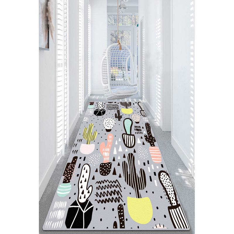 Tapis floral en polyester tissé à la machine Flitwick en gris / jaune / noir, Tapis de couloir 2 pi 7 po x 6 pi 7 po