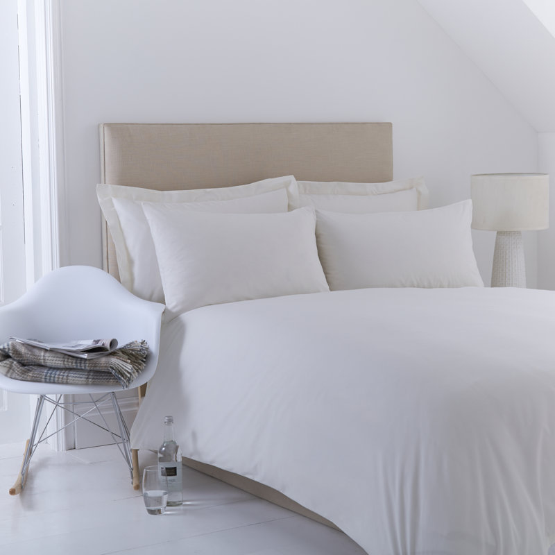 Adalinna Solid Colour Bedding with Pillowcases Included, Kingsize - 2 Standard Pillowcases, White