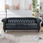 Canapé classique en cuir PU Chesterfield avec dossier capitonné, accoudoirs roulés et garniture cloutée-103449351-103449354