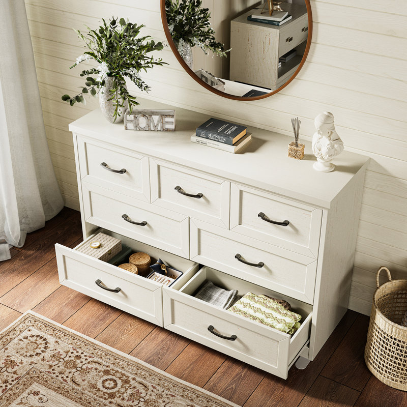 Ensemble de chambre à coucher 3 pièces Brookhaven - Commode 7 tiroirs, commode 6 tiroirs et 2 tables de chevet avec tiroir et rangement ouvert