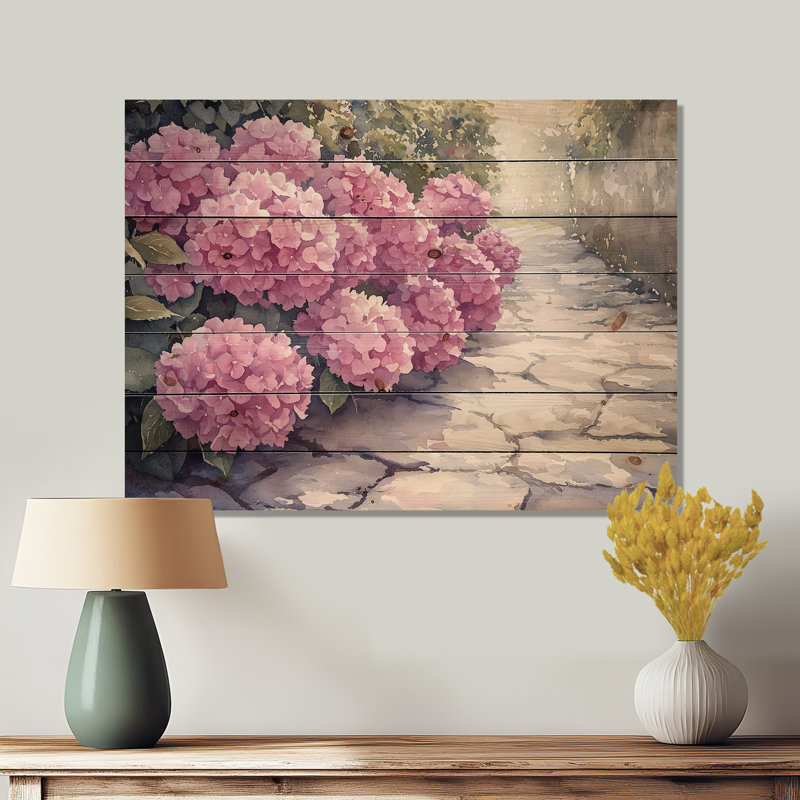Hortensias dans l'allée de jardin monochrome II - décoration murale en bois d'hortensias - sur bois de pin naturel