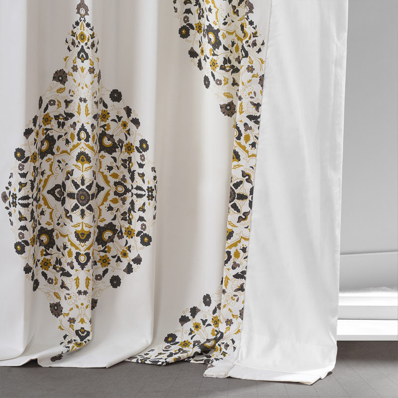 Rideaux obscurcissants en coton avec passe-tringle Mcclenton, L 50 po x L 108 po, Or Kerala
