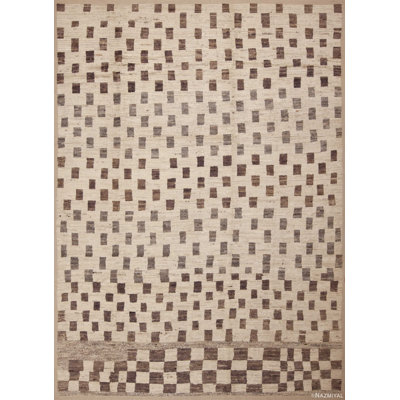 Tapis à motif géométrique tribal moderne à motif géométrique ivoire / crème / brun clair One-of-a-Kind