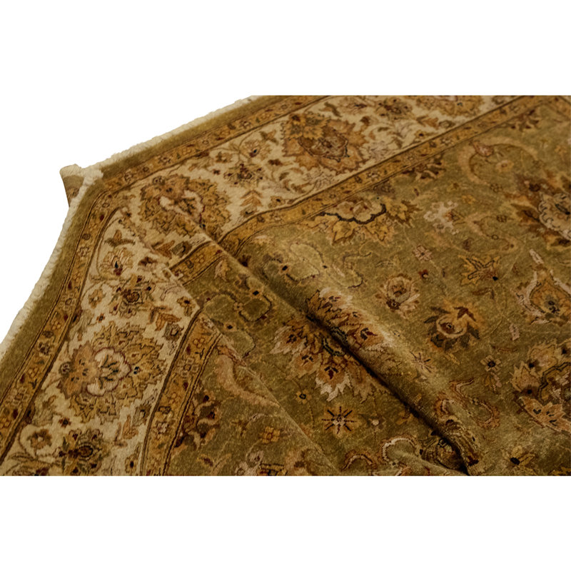 Tapis vert clair et ivoire noué à la main de haute qualité