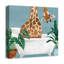 Girafe dans la baignoire sur toile-1041353947