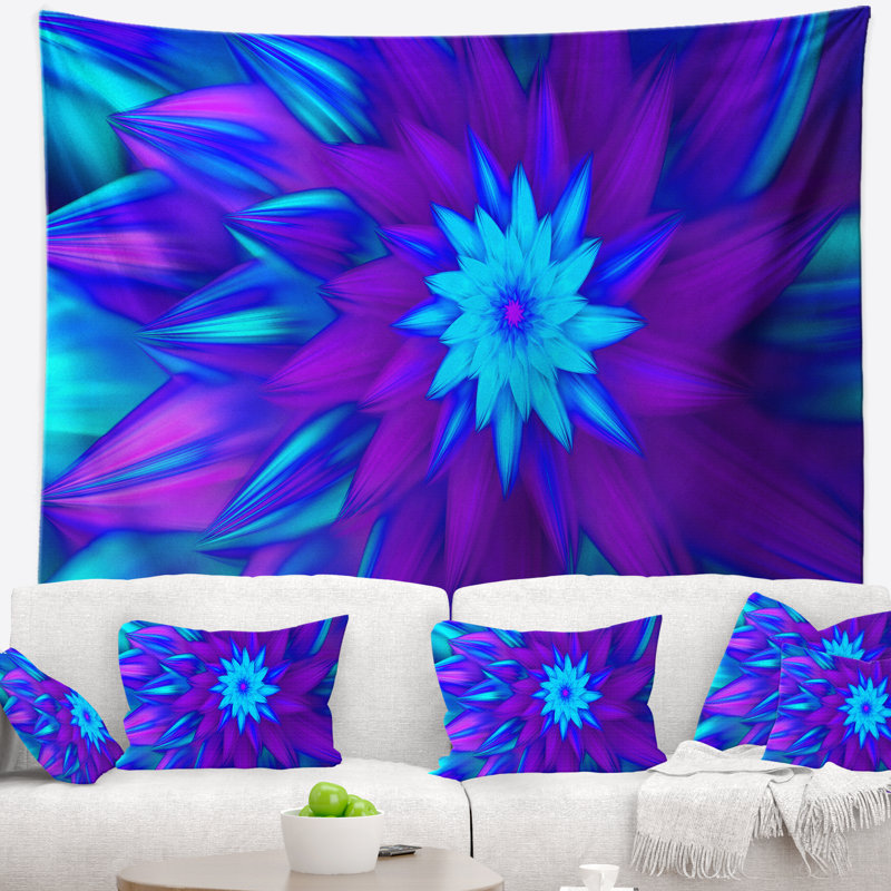 Tapisserie Danse florale de pétales de fleurs bleues, H 32 po x l 39 po