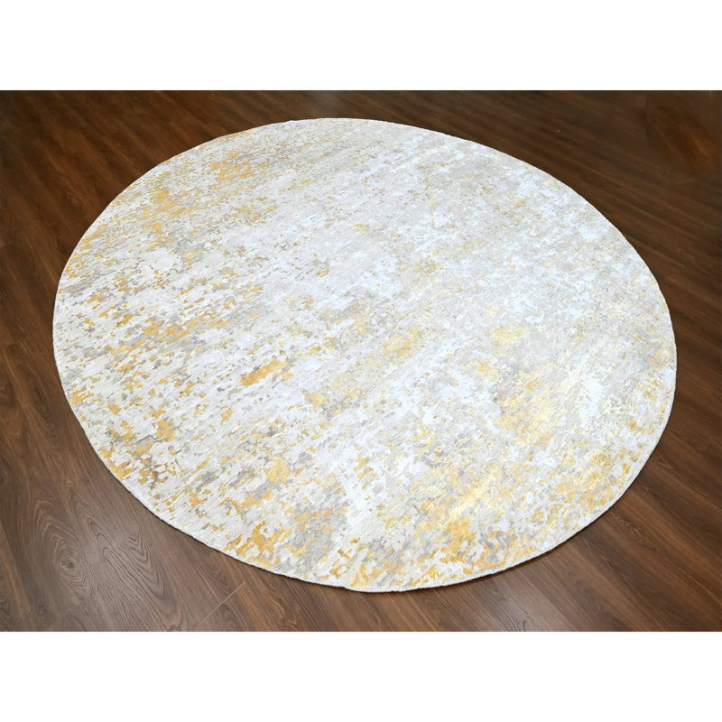 Tapis oriental 11 pi 10 po x 11 pi 10 po beige avec motif abstrait en laine et en soie tissé dense, à poils longs et noués à la main