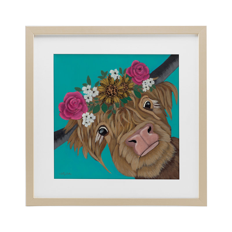 Joyeux bovin avec couronne de fleurs, reproduction encadrée sous verre, design par Ashley Justice, H 16 po x l 16 po