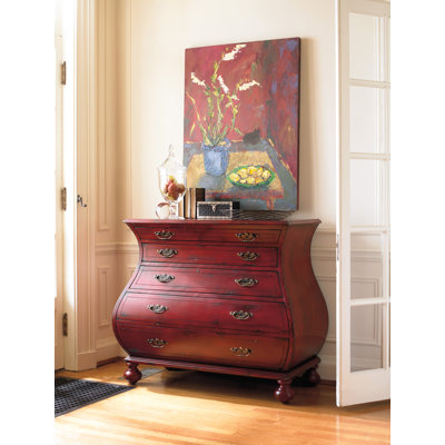 Commode bombée
