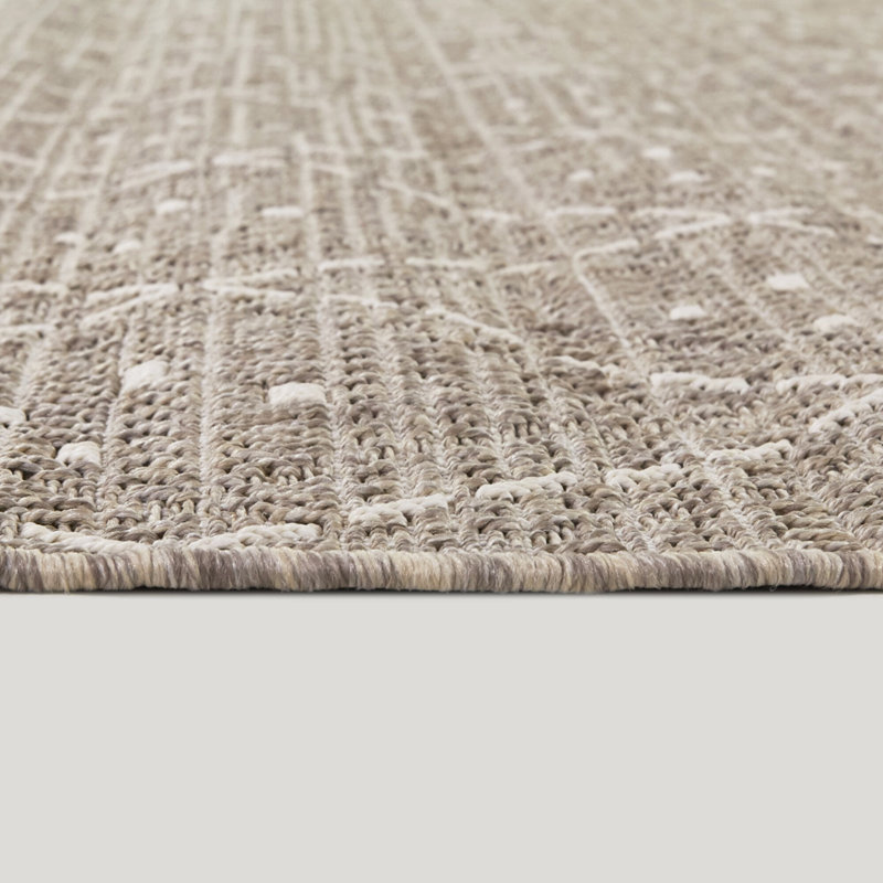 Jennifer Beige/Ivory Global Diamond Indoor/Outdoor Area Rug, Rectangle 7'10" x 10'