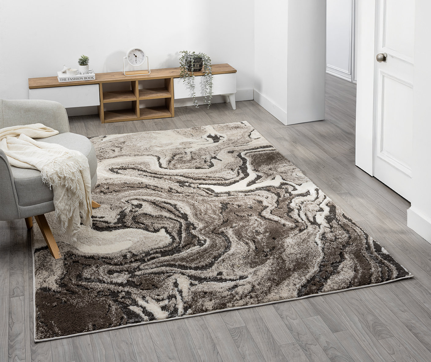 Metro Lane Derel Modern Embossed Contemporary Living Room Area Rug ...