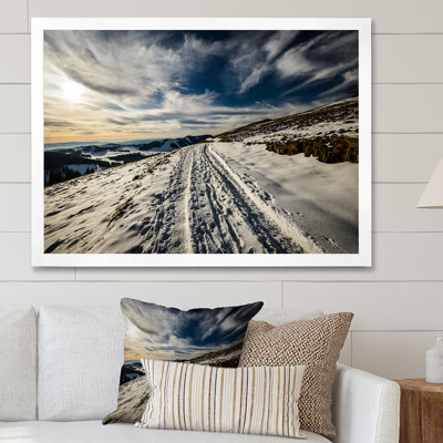 Path in Winter Mountain - Cabin & Lodge, reproduction d'art sur toile
