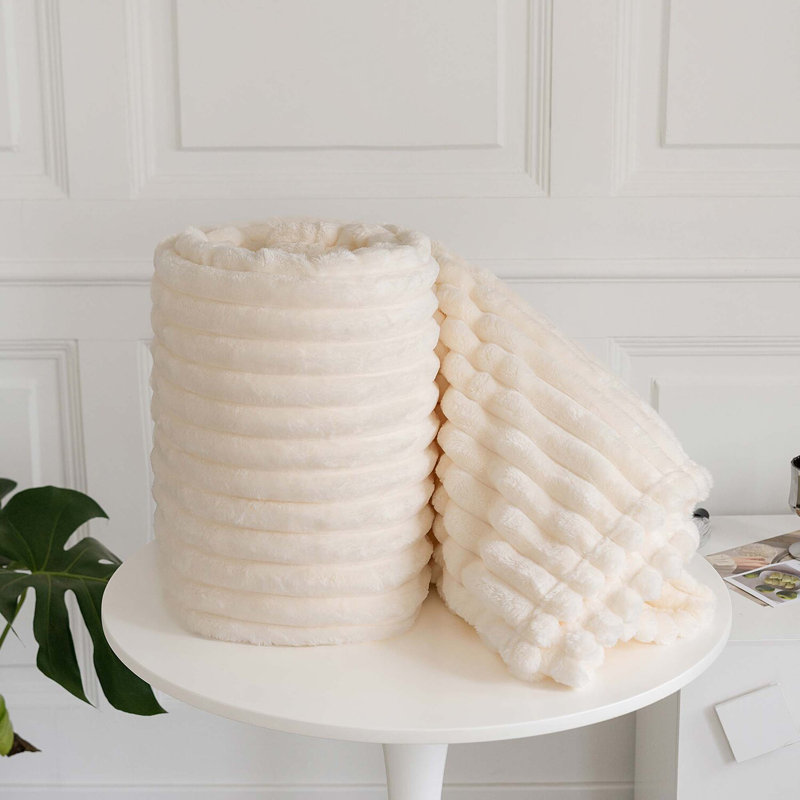 BELLISSIMA PLUSH THROW, Ivory, 150cm x 100cm