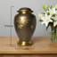URN antique avec motif d'oiseau