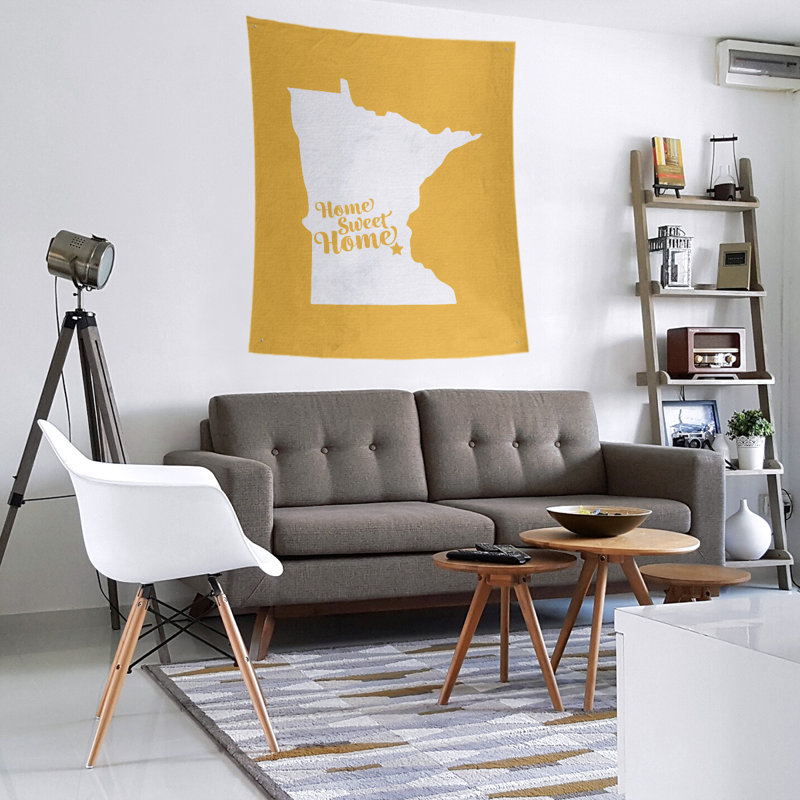 Tapisserie murale Home Sweet Minneapolis, H 104 po x l 88 po, Jaune