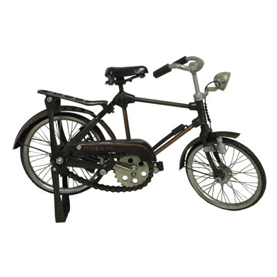 Vélo en métal pour le modèle mâle rétro