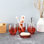 Ensemble de 4 accessoires de meuble-lavabo de salle de bain de style moderne - distributeur de savon, porte-brosse à dents, porte-savon, gobelet en couleur rouge