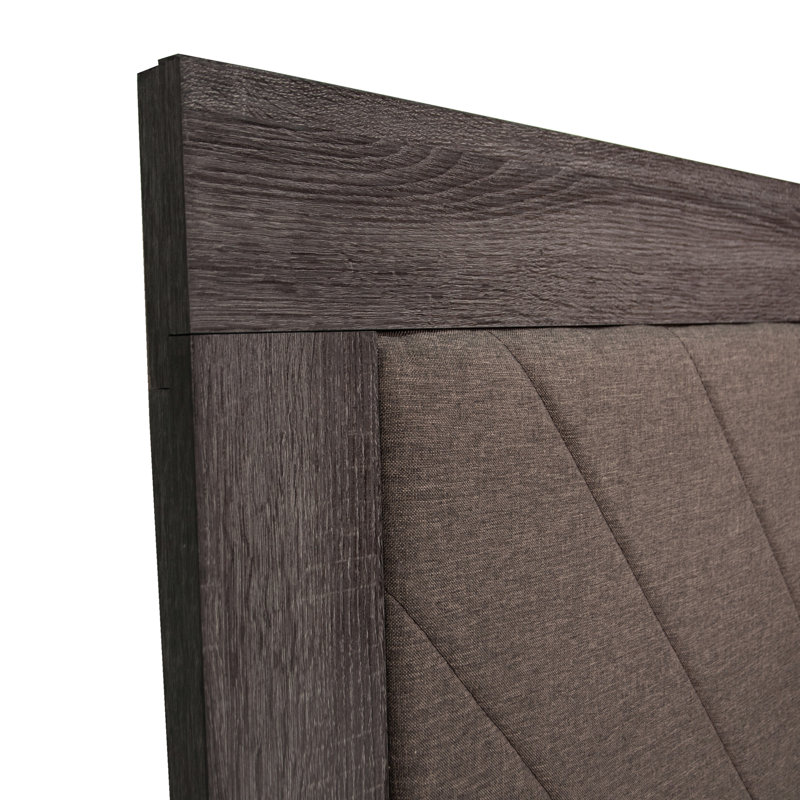 Grand lit en chêne gris foncé recouvert de tissu rustique, charisme à assembler
