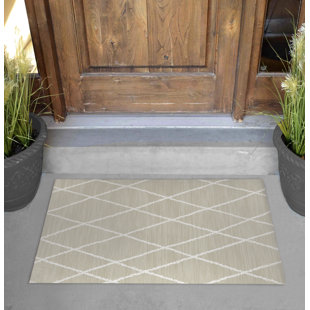 Weisner Non-Slip Geometric Indoor Doormat