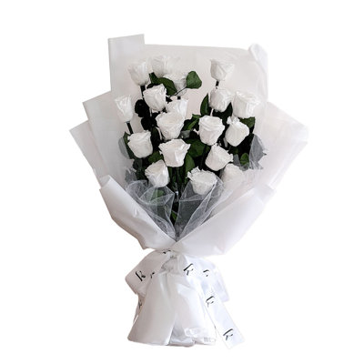 Bouquet de roses blanches préservées