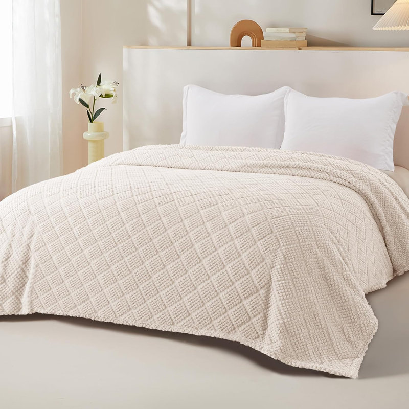 Latitude Run Throw