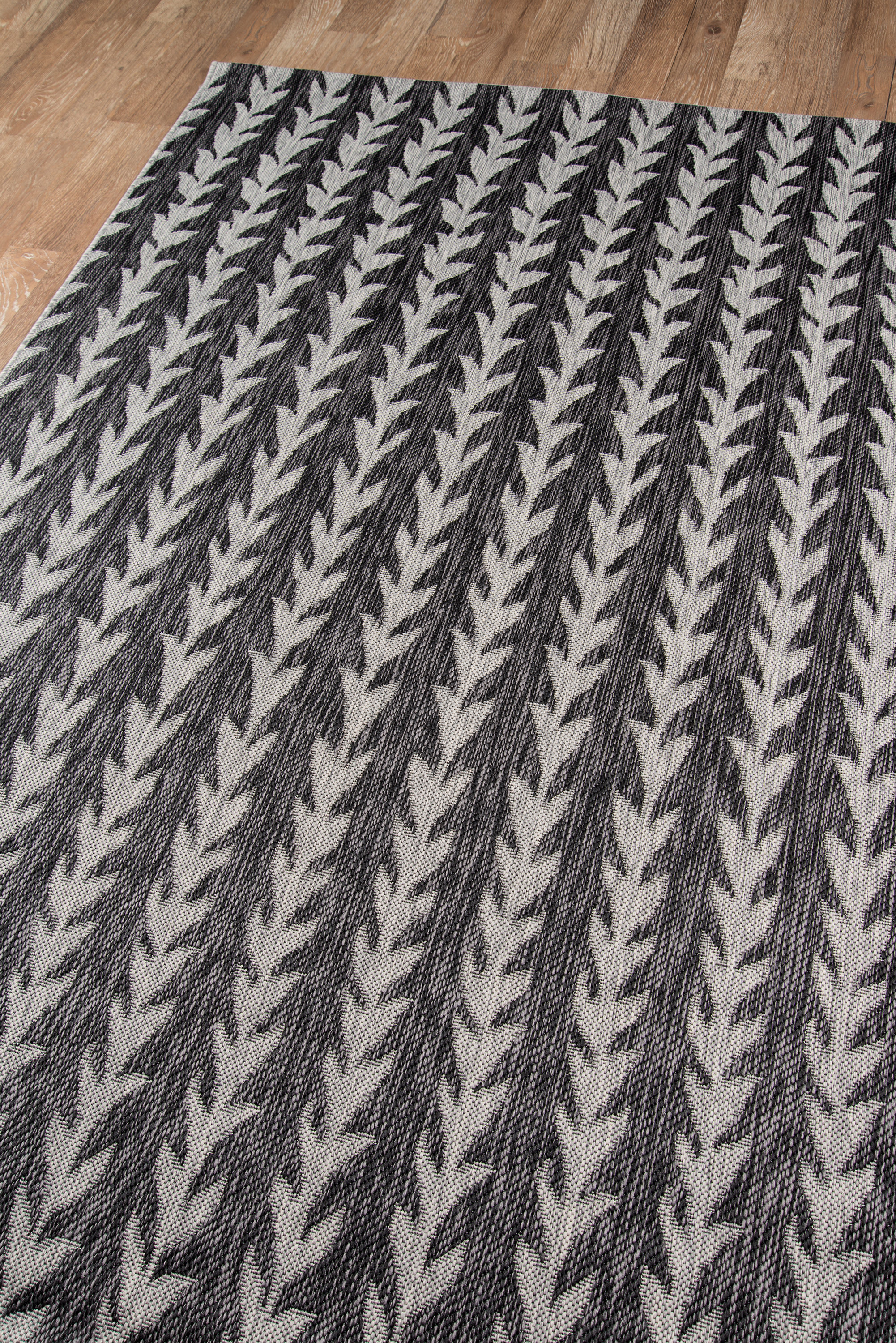 https://assets.wfcdn.com/im/62184500/compr-r85/1564/156434403/amalfi-charcoalgray-indooroutdoor-rug.jpg