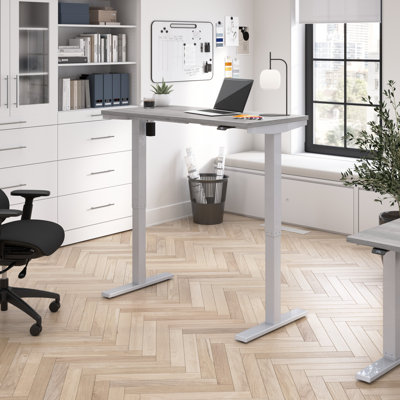 Bureau électrique à hauteur ajustable 72 po x 30 po Move 40 Series By Bush Business Furniture