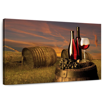 Vin rouge Yarlin au coucher du soleil