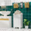 Panier d'organisation de salle de bain inclinable 31 po, armoire de rangement blanche, rangement supplémentaire, maximise les coins inutilisés, panier de rangement stable et stable, avec une capacité de poids de 66 lb