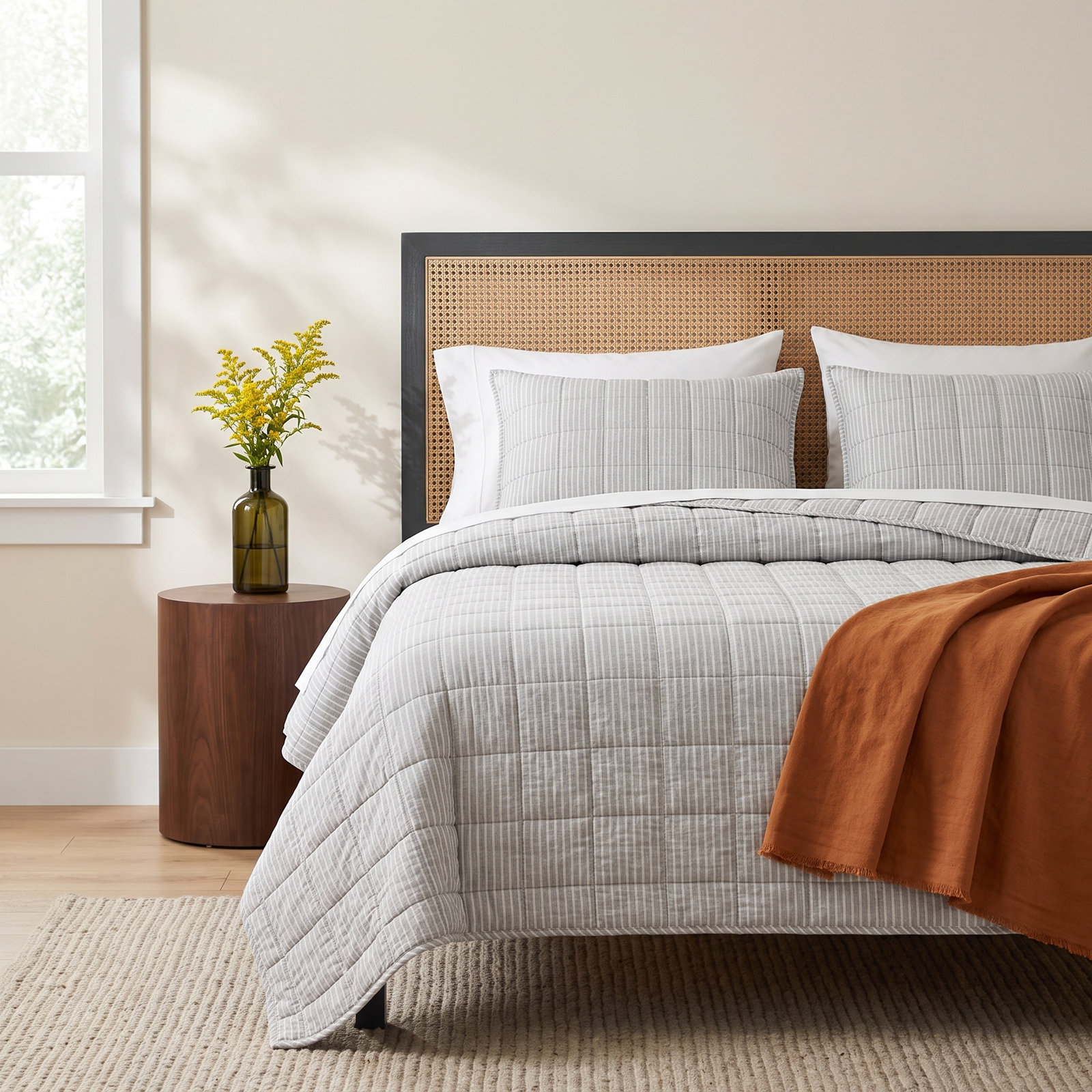Canfield Quilt Set, Queen Quilt + 2 Queen Shams, Navy