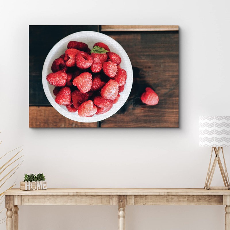 Bol blanc de framboises avec grain de bois, H 12 po x l 18 po