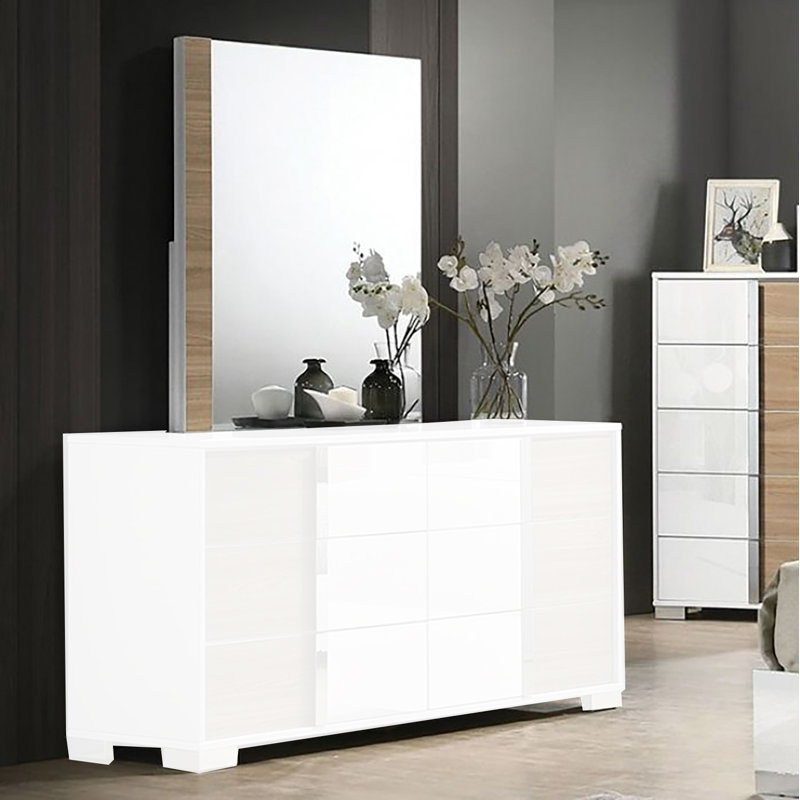 Cyrita Mirror