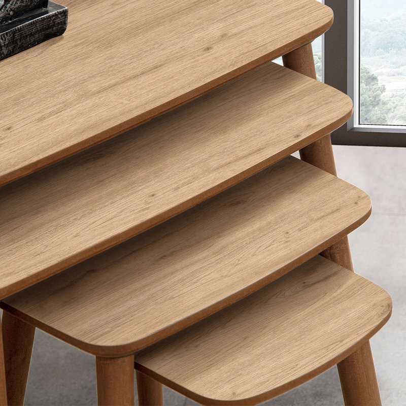 Ensemble de 4 tables gigognes Adelah 100% panneau de fibres à densité moyenne avec pieds en bois | Parfait pour la décoration scandinave