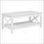 Table basse à plateau relevable de 44 pouces avec côtés en X et finition peinte en blanc pour une esthétique de maison de campagne moderne
