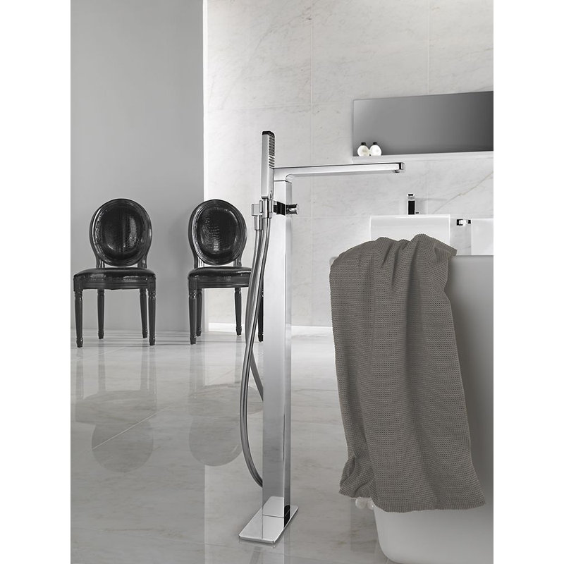 Lounge Tub Filler with Diverter