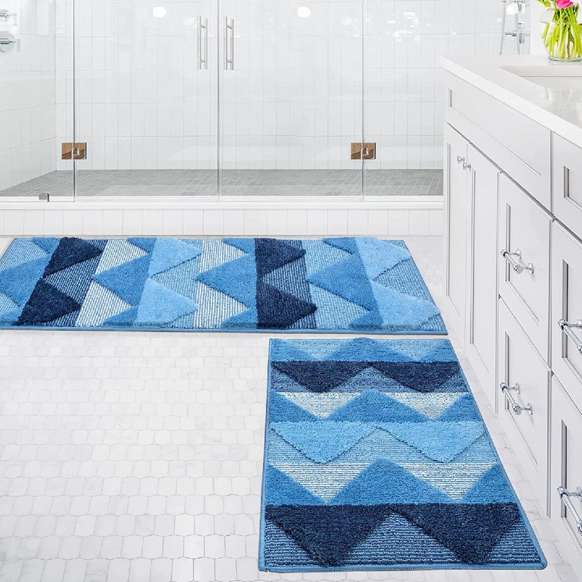 https://assets.wfcdn.com/im/62193111/compr-r85/1634/163499164/microfiber-bath-rug-with-non-slip-backing.jpg