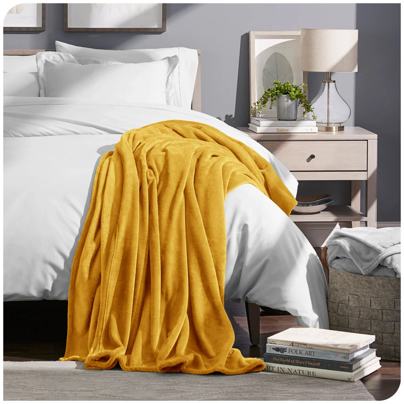Lacey-Louise 100% Polyester Soft Reversible Mink Faux Plush Fur Fleece Throw/ Blanket, W150 x L200cm, Yellow