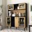 Garde-manger avec tablettes et portes