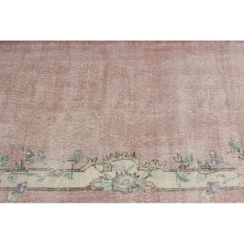 Tapis décoratif vintage turc mauve parfait pour ajouter une touche antique à votre chambre à coucher