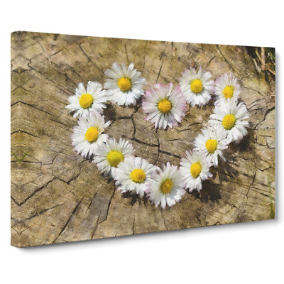 Daisy Heart Chain - Wrapped Canvas Print