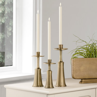 Ensemble de 3 chandelles cannelées en aluminium et laiton antique cannelées 